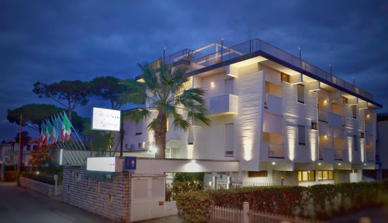 Hotel Tiffany Marina di Massa Exterior photo
