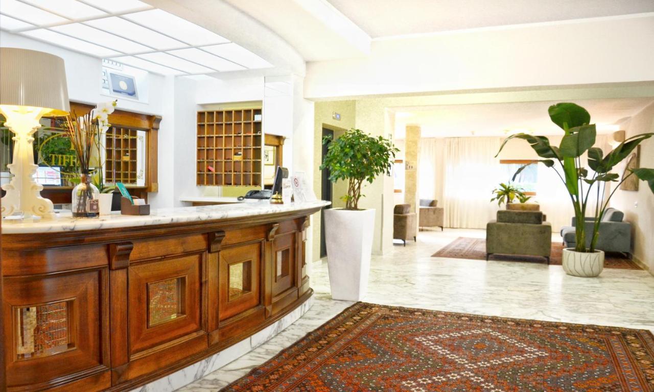 Hotel Tiffany Marina di Massa Exterior photo